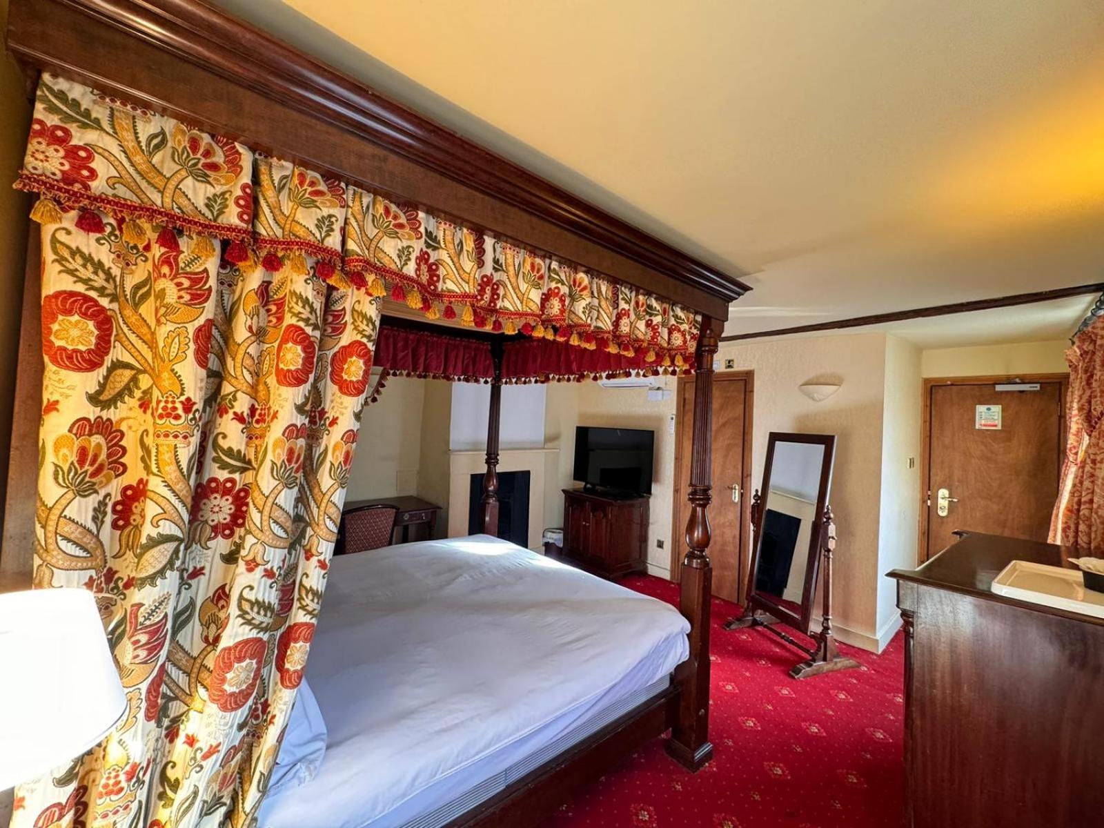 Villare Hitchin Town Centre Экстерьер фото