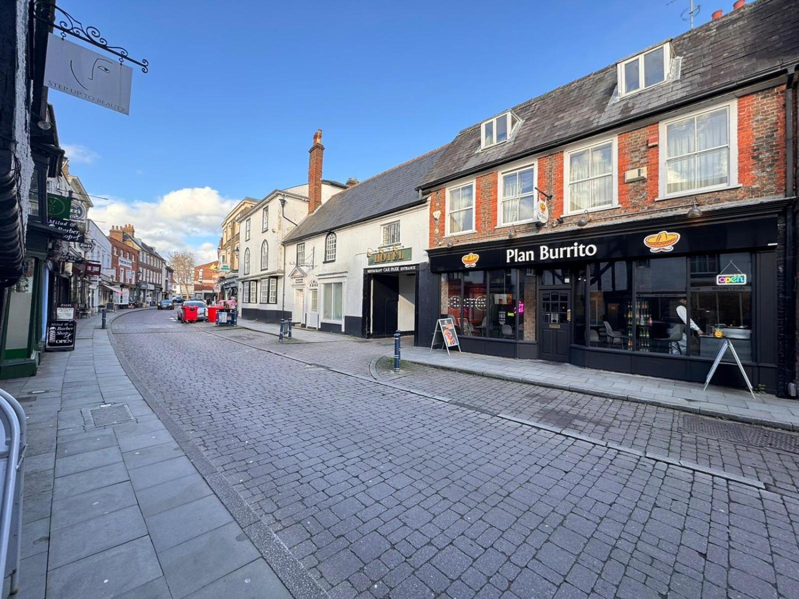 Villare Hitchin Town Centre Экстерьер фото