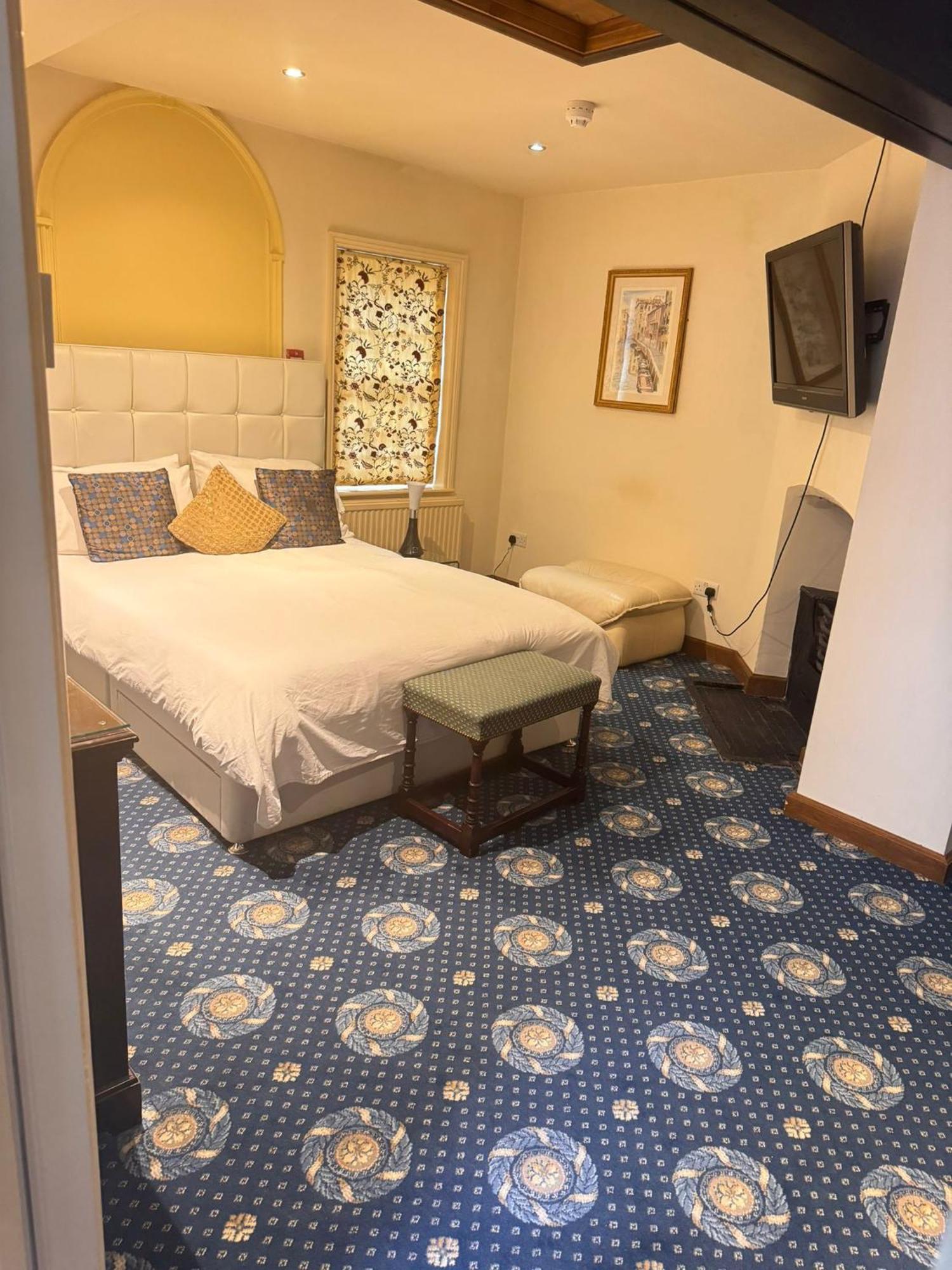 Villare Hitchin Town Centre Экстерьер фото