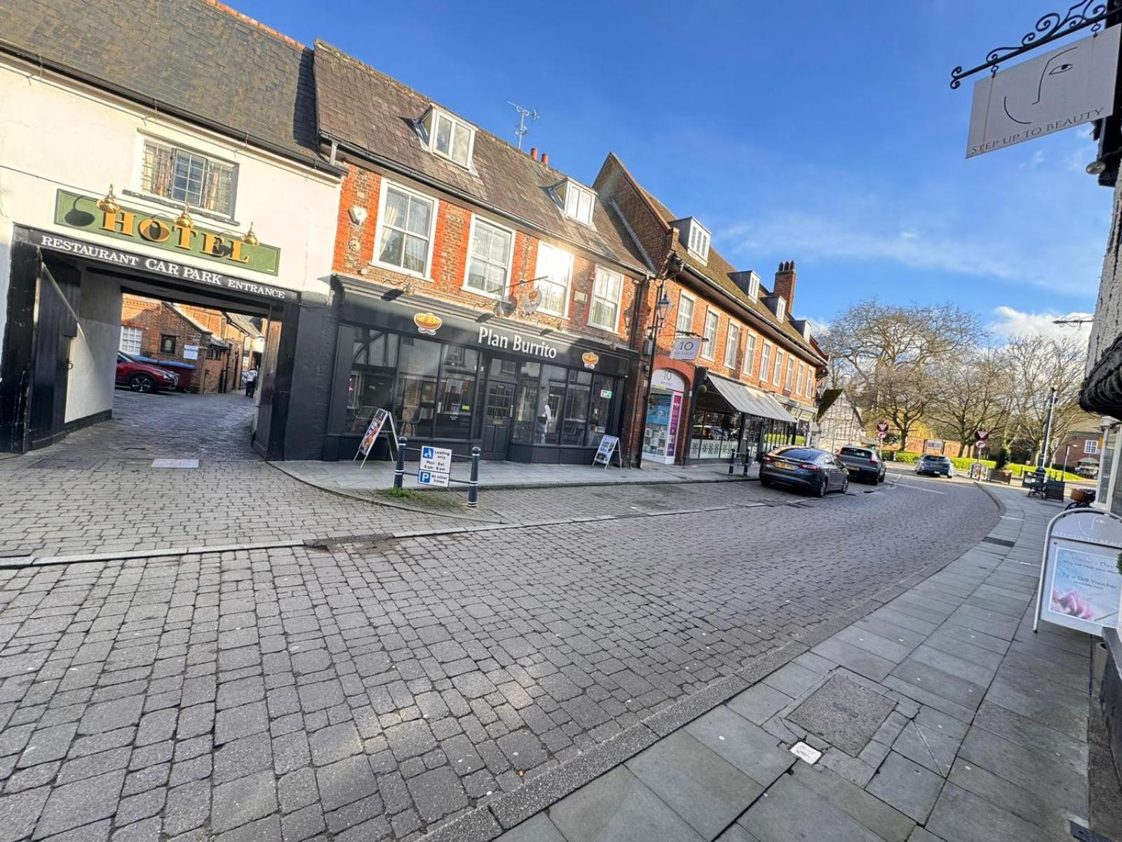 Villare Hitchin Town Centre Экстерьер фото