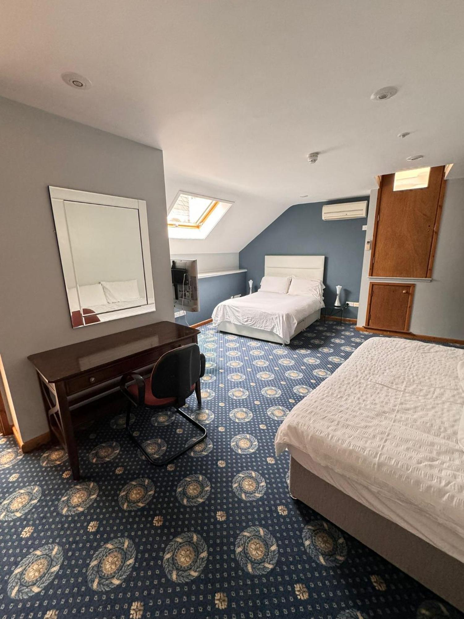 Villare Hitchin Town Centre Экстерьер фото